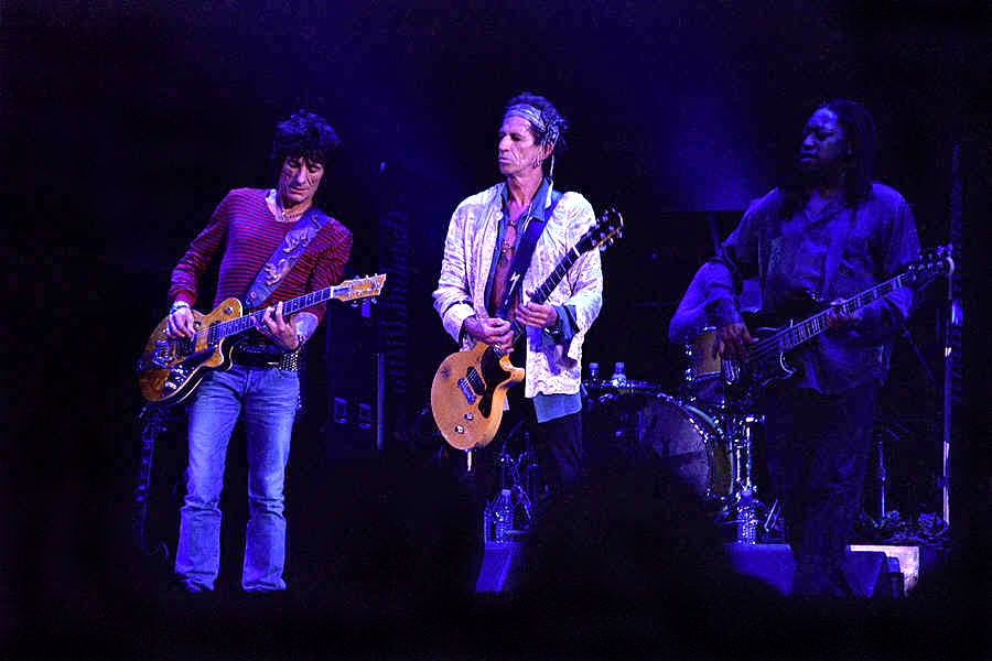  RON WOOD KEITH RICHARDS AND DARYL JONES 2002-TACOMA